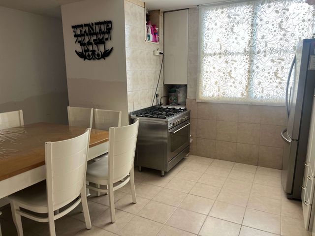 דירה, שטרן 3, רמת הנשיא, בת ים