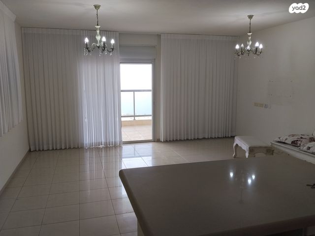 דירה, גולדה מאיר 7, שיכון עובדים, טבריה