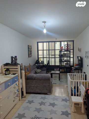 דירה, דבורה בארון 6, כצנלסון, ראשון לציון