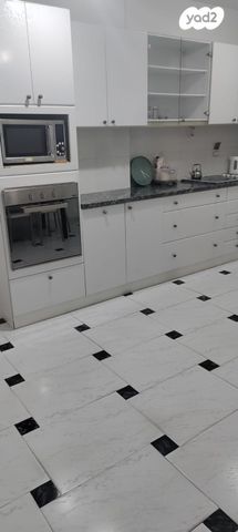 בית פרטי/ קוטג', שאול הדדי 4, רמת יוסף, בת ים