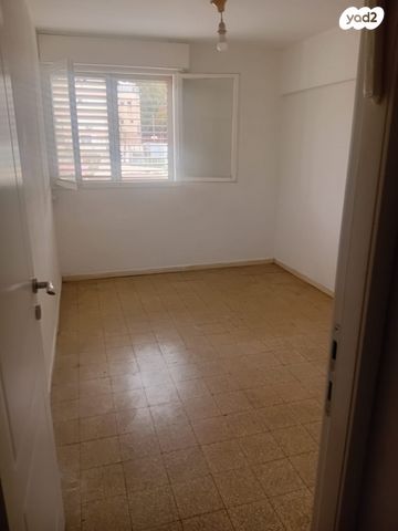 גיורא יוספטל 10