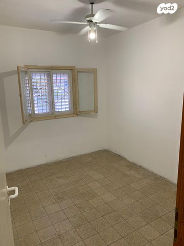 בית פרטי/ קוטג', הרב עוזיאל 4, המרכז האזרחי, רמלה