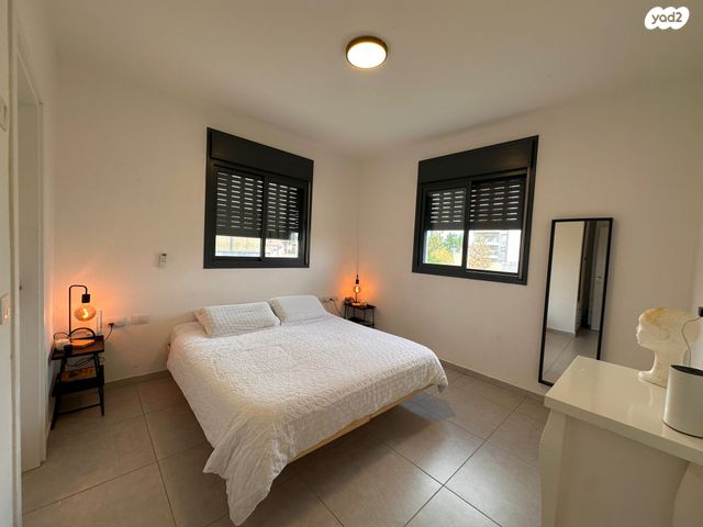 דירה, נרקיס 17, הפרחים, חריש