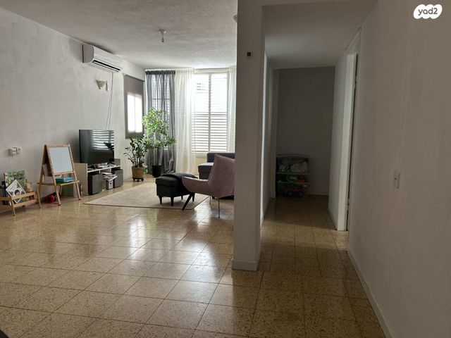 דירה, שדרות בר אילן 14, דרום מערב ותיק, בת ים