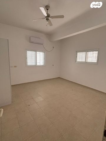 דירת גן, בתיה מקוב 10, ד' / מערב מרכז העיר, רחובות