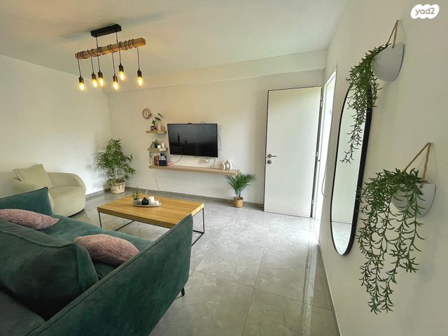 דירה, הפרטיזנים 13, צור שלום, קרית ביאליק