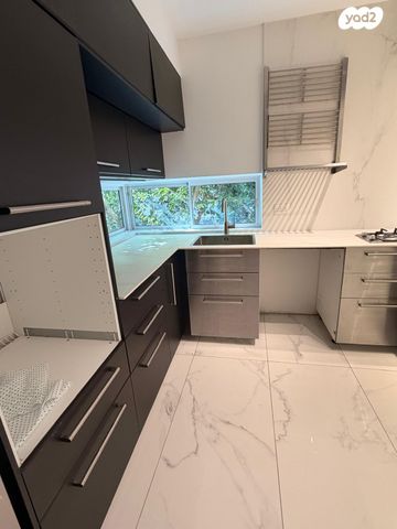 דירה, שדרות ח"ן 28, הצפון הישן - דרום, תל אביב יפו