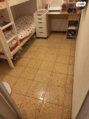 דירה, כובשי החרמון 5, רמת הנשיא, בת ים