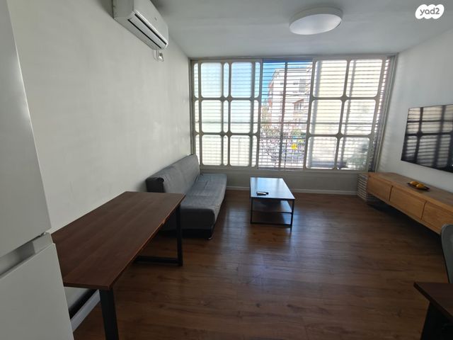 שדרות ירושלים 14