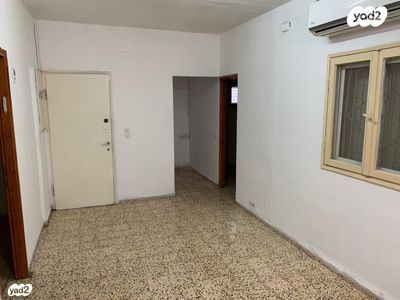 בית פרטי/ קוטג', הרב עוזיאל 4, המרכז האזרחי, רמלה