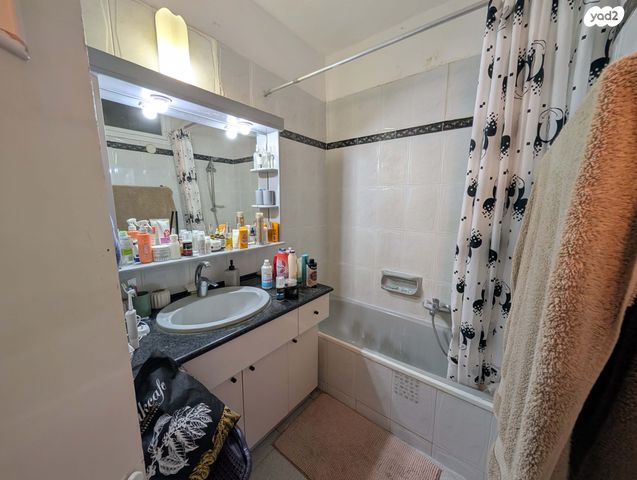 דירה, מצולות ים 30, חברת חשמל, גבעתיים