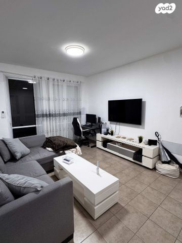 דירה, לח"י 10, שיכון עובדים, טבריה