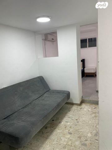 מבוא דביר 13