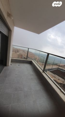 דירה, נחל מירון 1, מורדות רזים, צפת