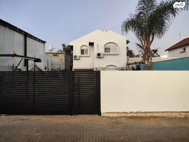 בית פרטי/ קוטג', תות 3, נווה נוי, נתיבות