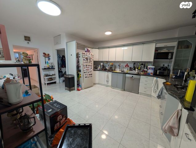 דירה, מצולות ים 30, חברת חשמל, גבעתיים