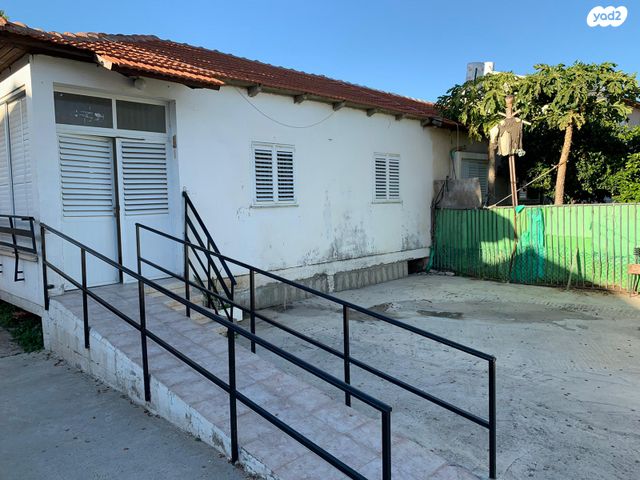 בית פרטי/ קוטג', הרב עוזיאל 4, המרכז האזרחי, רמלה