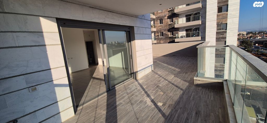 דירה, לאה גולדברג 8, חתני פרס ישראל, באר יעקב