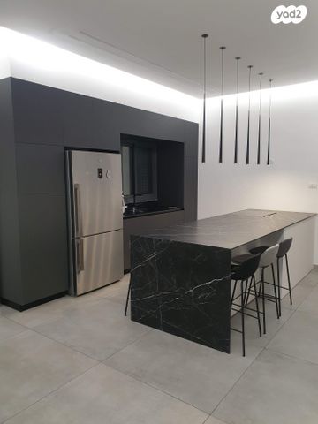 גג/ פנטהאוז, אורנה פורת 16, הרקפות, ראשון לציון