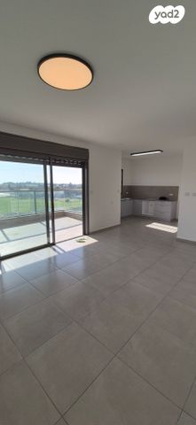 דירה, לאה גולדברג 8, חתני פרס ישראל, באר יעקב