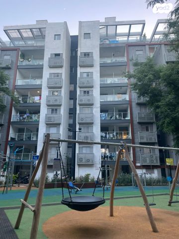 דירה, שרה אהרונסון 40, אזור הבילויים, רמת גן