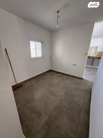 גג/ פנטהאוז, שדרות ח"ן 39, ב' / צפון מערב העיר, רחובות