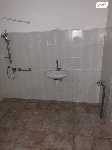 בית פרטי/ קוטג', הרב עוזיאל 4, המרכז האזרחי, רמלה