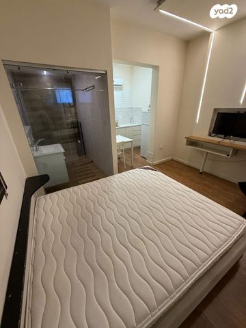 סטודיו/ לופט, האסיף 7, כרמל מרכזי - שד' קיש, חיפה