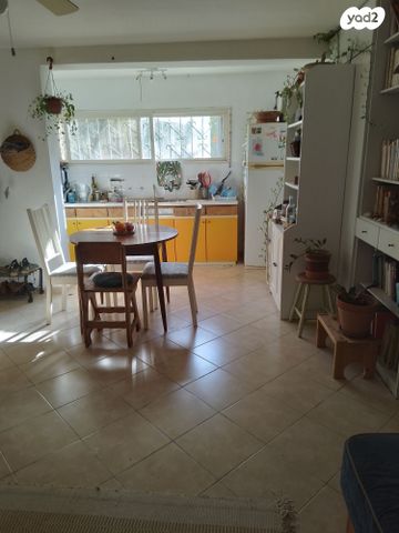 הציפורנים 22