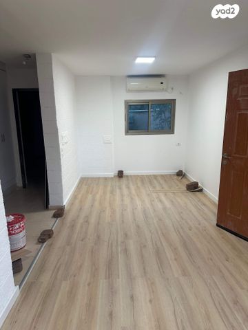 דירה, הפרחים 42, ניצני עוז, ניצני עוז