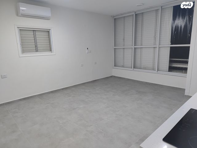 דירה, שדרות חיים וייצמן 32, צפון מזרח מרכז העיר, נתניה