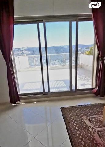 גג/ פנטהאוז, ברכה צפירה 6, רמת שרת, ירושלים