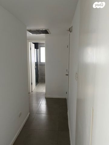 דירה, הרצליה