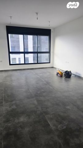 דירה, יצחק ויטנברג, פתח תקווה