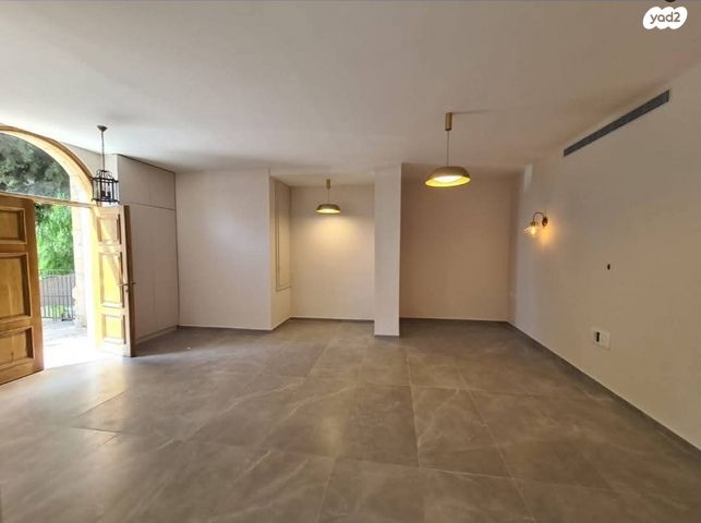 דירה, הל"ה 14, קטמון הישנה, ירושלים