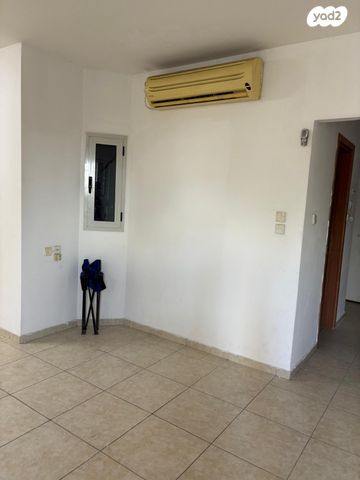 דירה, בנארי יצחק, רחובות החדשה, רחובות