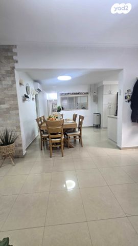 דירת גן, יצחק רבין, צפת