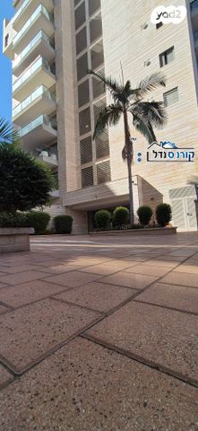 גג/ פנטהאוז, דרך לוי אשכול 70, קיראון, קרית אונו