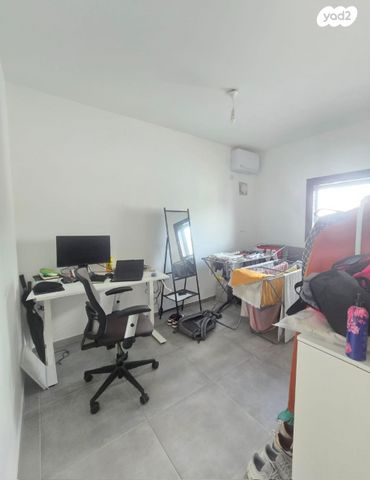 דירה, נתן אלתרמן, פסגות אפק, ראש העין