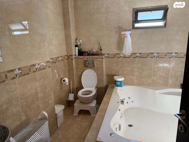 דו משפחתי, נווה, קצרין