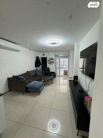 דירת גן, יוסף שפרינצק, אחדות, פתח תקווה