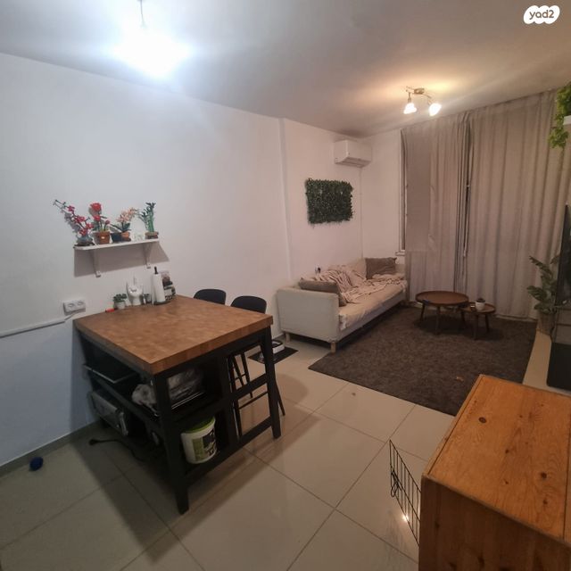 דירה, הרב מוהילבר 2, המרכז האזרחי, רמלה