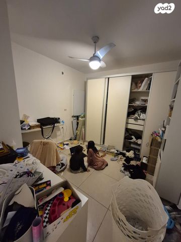 דירת גן, יוני נתניהו 1008, קרית ארבע