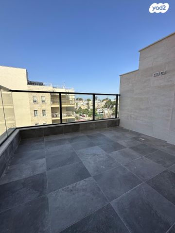 דירה, אלכסנדר זייד 33, קרית חיים מזרחית, חיפה