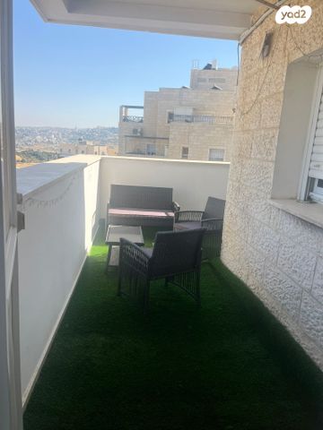 דירה, שמעון בן חמו, חומת שמואל, הר חומה, ירושלים