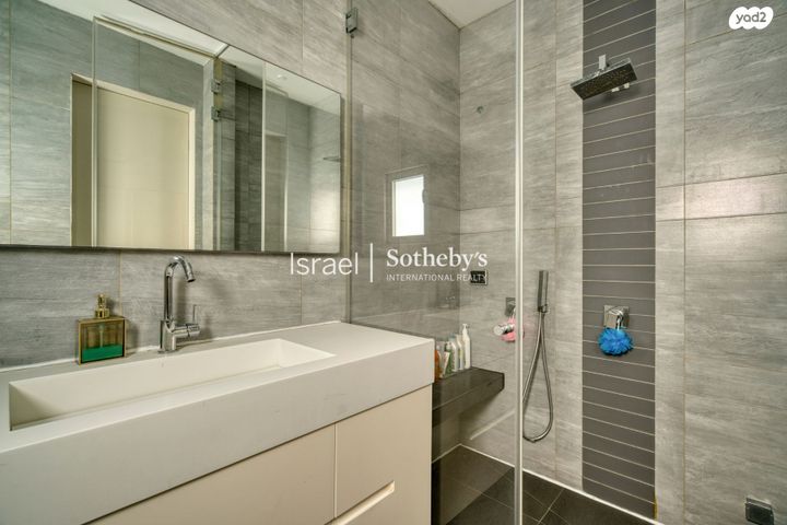 דירה, אליהו ברלין, אזורי חן, גימל החדשה, תל אביב יפו