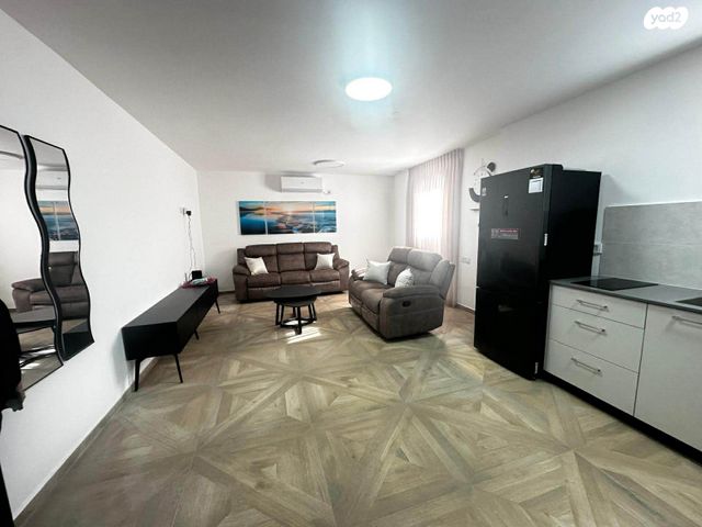 דירה, שדרות המגינים, שער פלמר, תחנת רכבת השמונה, חיפה