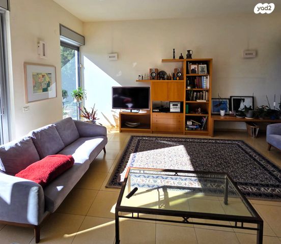 בית פרטי/ קוטג', קרית יערים, רמת השרון