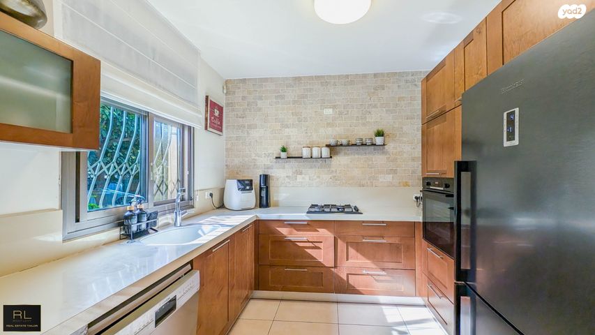 דו משפחתי, עתלית