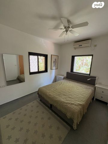 דירה, הרצליה